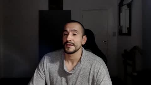 Snapshot of thekingofpains chatting on October 29, 5:31 am KINGOFPAINS online show from October 29, 5:31 am