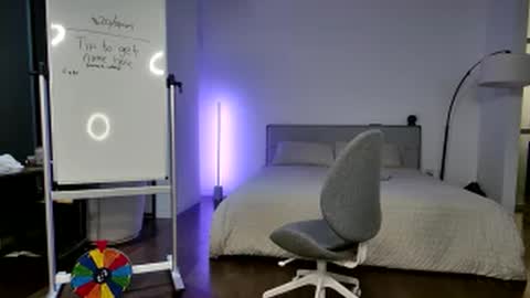 Snapshot of thekingtyler1 chatting on December 11, 4:39 am King Tyler online show from December 11, 4:39 am