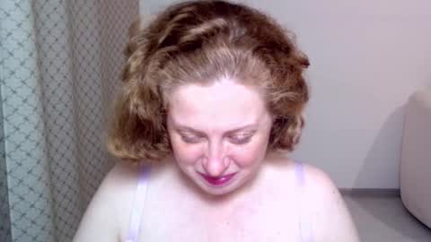 Ella online show from October 29, 5:25 pm