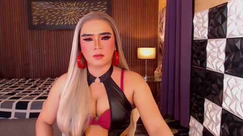 Paula online show from March 2, 7:15 am