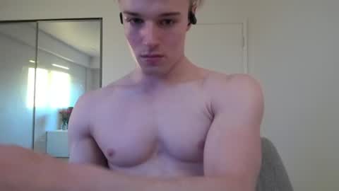 Snapshot of thelevimeyers chatting on June 25, 2:22 am thelevimeyers online show from June 25, 2:22 am