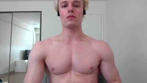 Snapshot of thelevimeyers chatting on July 10, 12:48 am thelevimeyers online show from July 10, 12:48 am