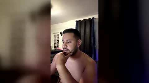 Snapshot of thelion_32 chatting on July 26, 11:22 pm thelion_32 online show from July 26, 11:22 pm
