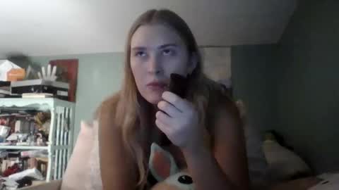 Snapshot of thelittlebambii chatting on November 30, 9:08 pm Little Bambii online show from November 30, 9:08 pm