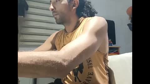 Snapshot of thelong_gutxxx chatting on April 14, 11:55 pm thelong gutxxx online show from April 14, 11:55 pm