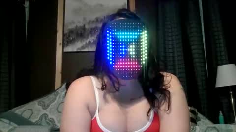 Snapshot of themasked_thickness69 chatting on April 17, 2:36 am themasked_thickness69 online show from April 17, 2:36 am