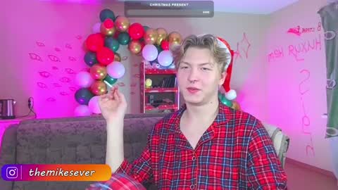 Snapshot of themikesever chatting on December 25, 5:37 pm Sever online show from December 25, 5:37 pm