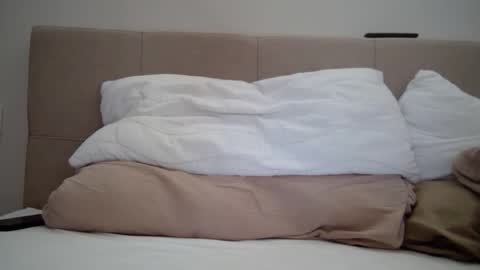 themikka1234 online show from March 19, 1:37 pm