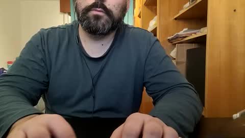 Snapshot of themoontiger chatting on December 15, 9:19 pm themoontiger online show from December 15, 9:19 pm