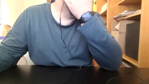 Snapshot of themoontiger chatting on December 16, 9:42 pm themoontiger online show from December 16, 9:42 pm