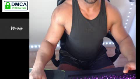Snapshot of themusclefactory chatting on April 10, 6:23 pm TheMuscleFactory online show from April 10, 6:23 pm
