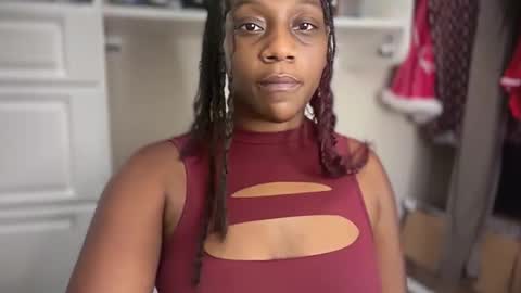 Snapshot of thenaturalgoddess chatting on May 23, 11:53 pm TheNaturalGoddess online show from May 23, 11:53 pm