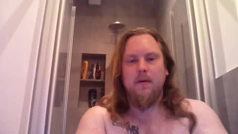 thenewdude1992 online show from December 19, 7:32 pm