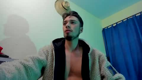 Snapshot of theo_stone04 chatting on September 18, 6:04 am Theo online show from September 18, 6:04 am