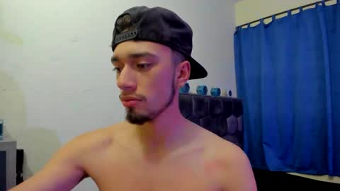 Snapshot of theo_stone04 chatting on September 29, 9:25 am Theo online show from September 29, 9:25 am