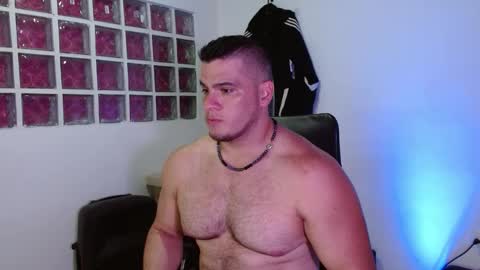 Snapshot of theo_walker chatting on February 22, 11:47 pm Theo online show from February 22, 11:47 pm