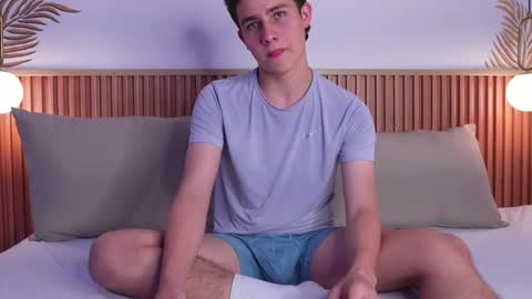 Snapshot of theohawke_ chatting on January 22, 4:55 pm THEO- MATEO online show from January 22, 4:55 pm