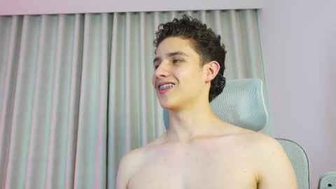 Snapshot of theohawke_ chatting on February 16, 9:15 am THEO- MATEO online show from February 16, 9:15 am