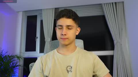 Snapshot of theohawke_ chatting on March 11, 11:48 pm THEO- MATEO online show from March 11, 11:48 pm