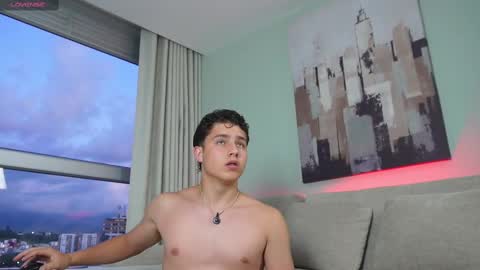 Snapshot of theohawke_ chatting on September 13, 11:04 pm THEO- MATEO online show from September 13, 11:04 pm