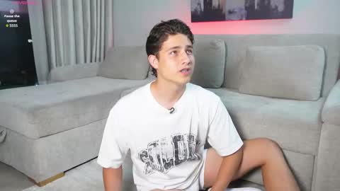 Snapshot of theohawke_ chatting on November 4, 11:26 pm THEO- MATEO online show from November 4, 11:26 pm