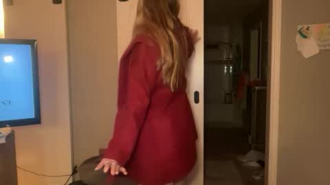 Ava online show from December 15, 9:35 am