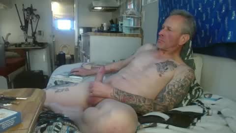 Snapshot of theoneyouwant2fuck chatting on January 15, 7:55 pm theoneyouwanttwofuck online show from January 15, 7:55 pm