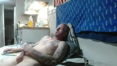 Snapshot of theoneyouwant2fuck chatting on January 25, 1:43 am theoneyouwanttwofuck online show from January 25, 1:43 am