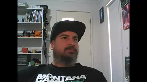 Snapshot of theozbeardguy chatting on April 20, 3:09 am aussiebeard online show from April 20, 3:09 am