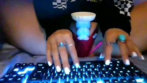 Snapshot of thepeachprincess chatting on June 10, 3:00 pm the peach princess online show from June 10, 3:00 pm