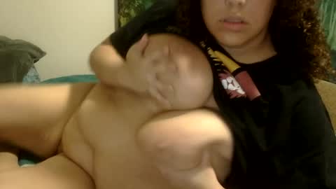 Snapshot of theplayfulbbw chatting on July 19, 5:55 am Amelia online show from July 19, 5:55 am