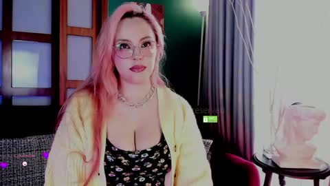 Rosie  online show from May 28, 9:01 pm
