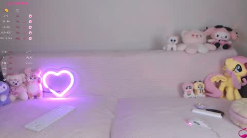 Snapshot of theprincesscastle chatting on July 13, 7:27 pm online show from July 13, 7:27 pm