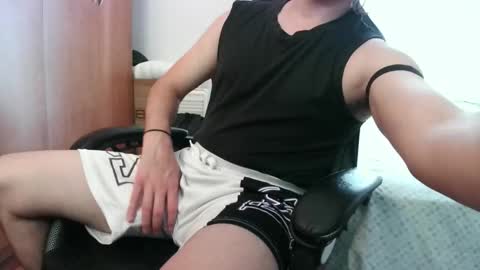 Snapshot of therandomniceboy chatting on September 13, 11:21 am therandomniceboy online show from September 13, 11:21 am