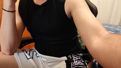 Snapshot of therandomniceboy chatting on November 11, 5:46 pm therandomniceboy online show from November 11, 5:46 pm