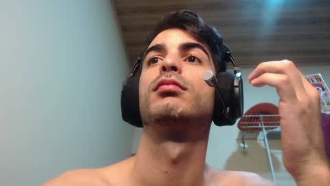 Snapshot of therazhanen chatting on December 16, 4:55 am Santiago Enrique online show from December 16, 4:55 am