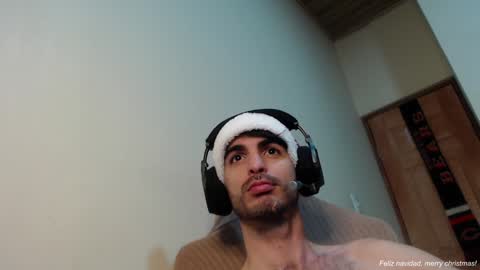 Snapshot of therazhanen chatting on December 26, 5:37 am Santiago Enrique online show from December 26, 5:37 am