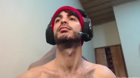 Snapshot of therazhanen chatting on January 4, 5:48 am Santiago Enrique online show from January 4, 5:48 am