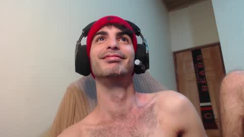 Snapshot of therazhanen chatting on January 6, 5:19 am Santiago Enrique online show from January 6, 5:19 am