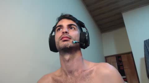 Snapshot of therazhanen chatting on February 27, 5:45 am Santiago Enrique online show from February 27, 5:45 am