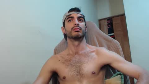 Snapshot of therazhanen chatting on November 30, 4:38 am Santiago Enrique online show from November 30, 4:38 am