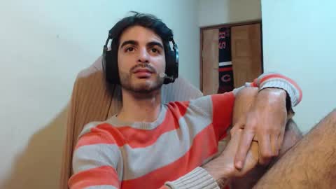 Snapshot of therazhanen chatting on December 5, 6:22 am Santiago Enrique online show from December 5, 6:22 am