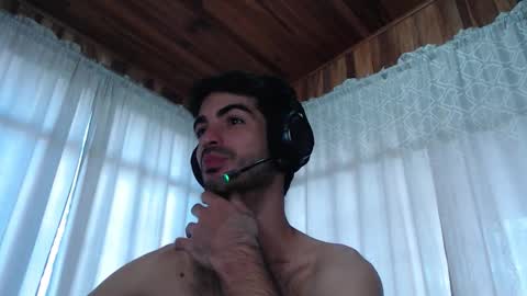 Snapshot of therazhanen chatting on December 20, 9:55 pm Santiago Enrique online show from December 20, 9:55 pm