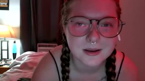 Snapshot of therealbabyblondie chatting on July 3, 4:41 am therealbabyblondie online show from July 3, 4:41 am