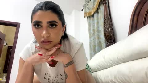 Snapshot of therealcamilabaddie chatting on December 12, 1:43 am therealcamilabaddie online show from December 12, 1:43 am