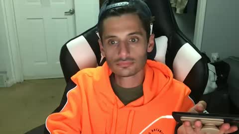 Snapshot of therealdylansdick chatting on October 5, 2:32 am therealdylansdick online show from October 5, 2:32 am