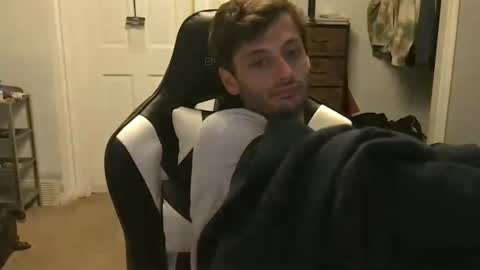 Snapshot of therealdylansdick chatting on October 6, 6:00 am therealdylansdick online show from October 6, 6:00 am