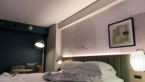 Snapshot of therealdylansdick chatting on October 9, 12:52 am therealdylansdick online show from October 9, 12:52 am