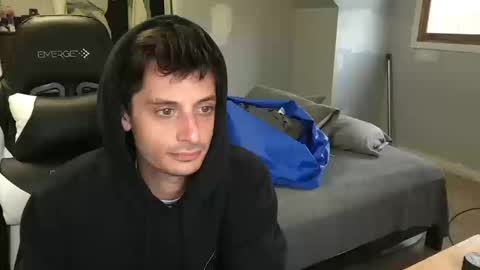 Snapshot of therealdylansdick chatting on October 14, 8:20 pm therealdylansdick online show from October 14, 8:20 pm