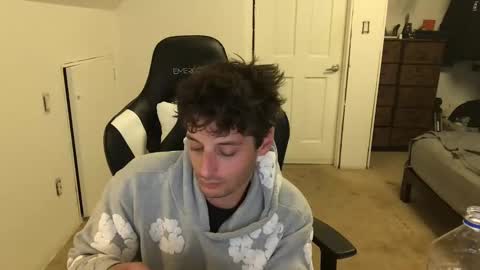 Snapshot of therealdylansdick chatting on October 20, 3:40 am therealdylansdick online show from October 20, 3:40 am